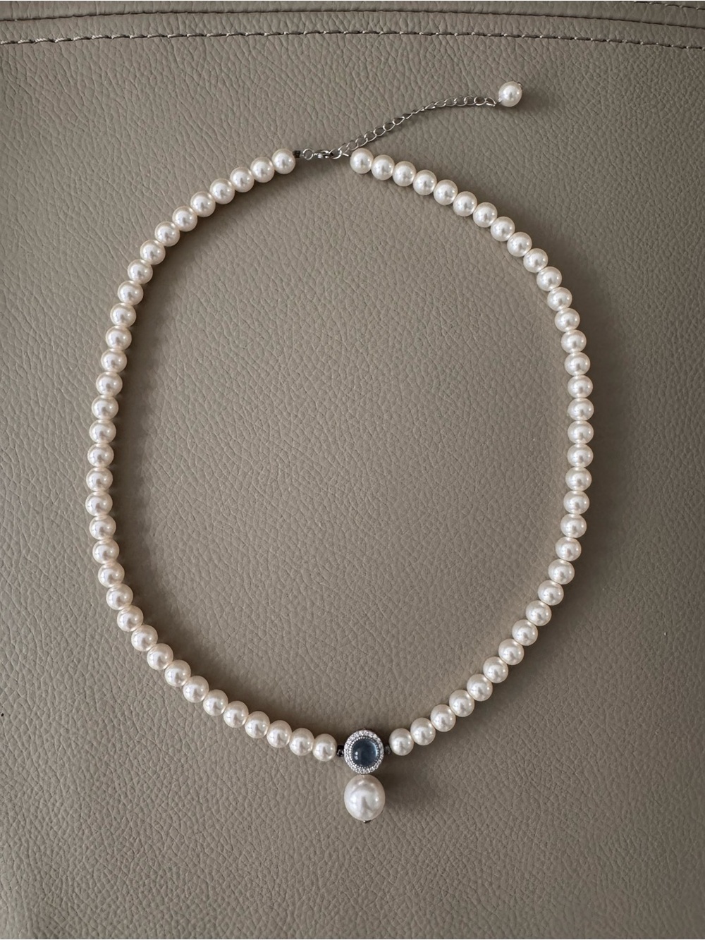 Classic White Pearl Necklace with Blue Gemstone